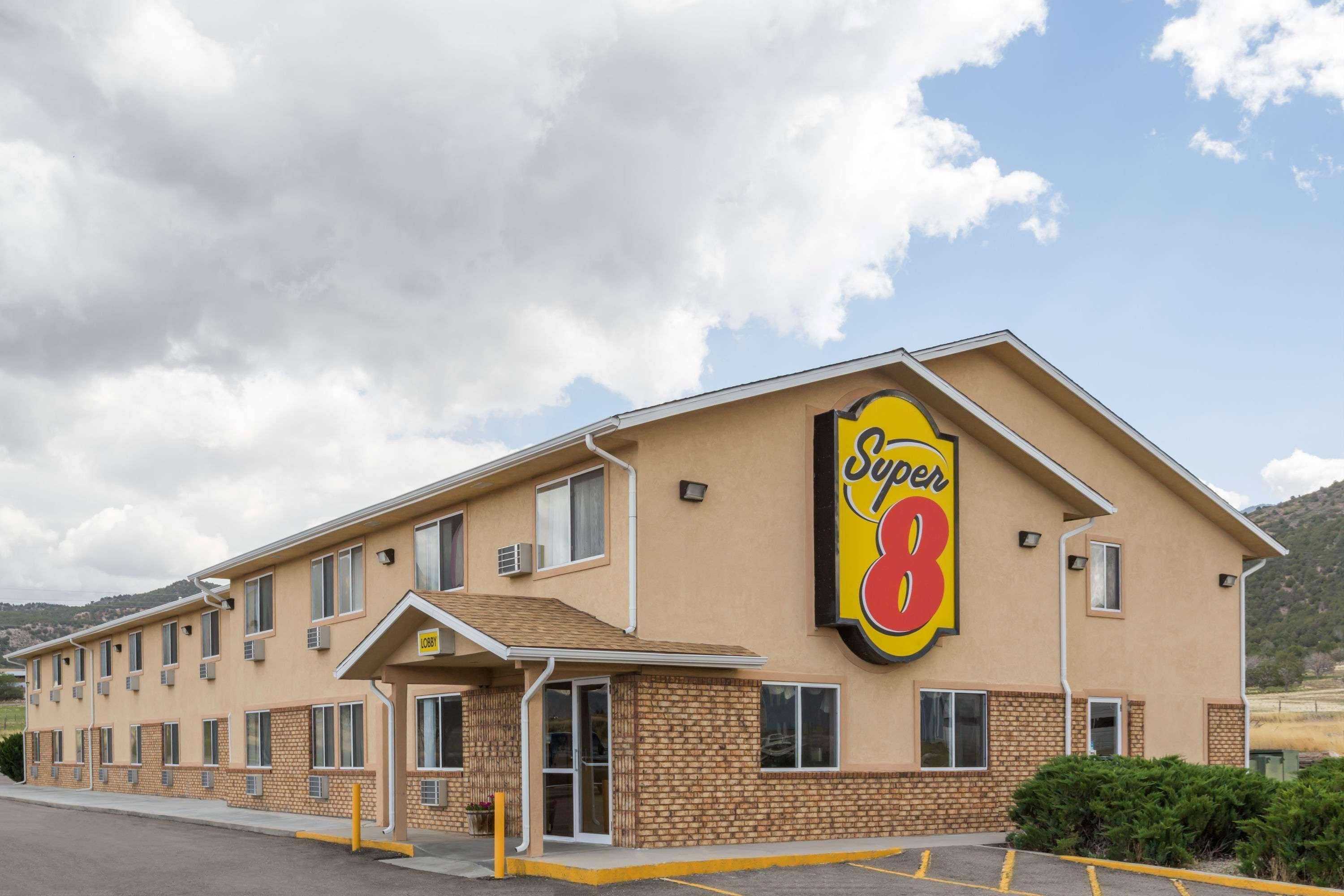 Super 8 By Wyndham Nephi Hotel Eksteriør billede